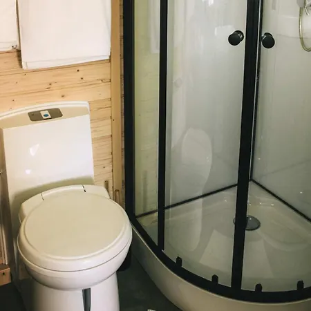 펜션 Whispers Of The Willow 1 By Tiny Away *