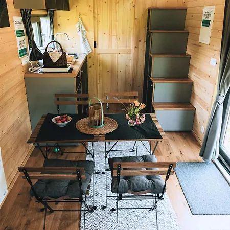 펜션 Whispers Of The Willow 1 By Tiny Away