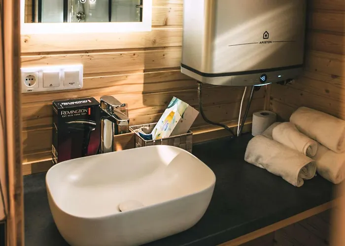 Whispers Of The Willow 1 By Tiny Away בית נופש *