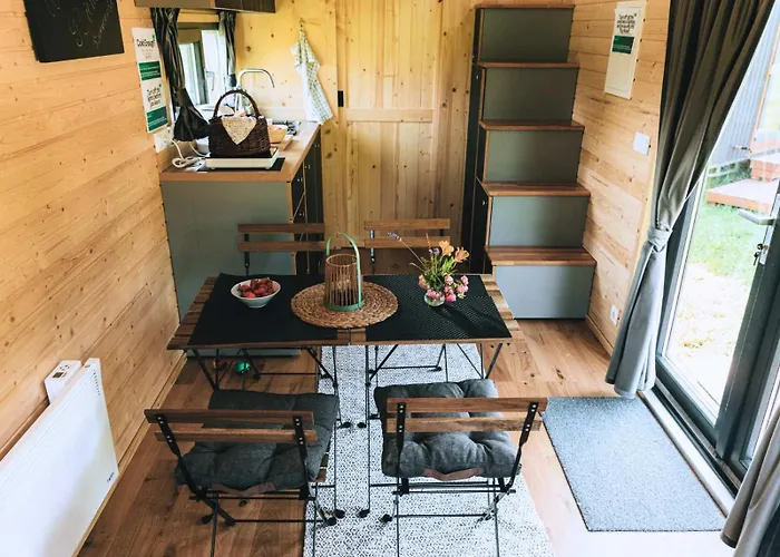 בית נופש Whispers Of The Willow 1 By Tiny Away